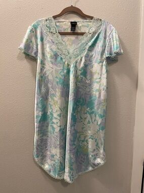 Secret Treasures Pastel Floral Lace-Trim Chemise